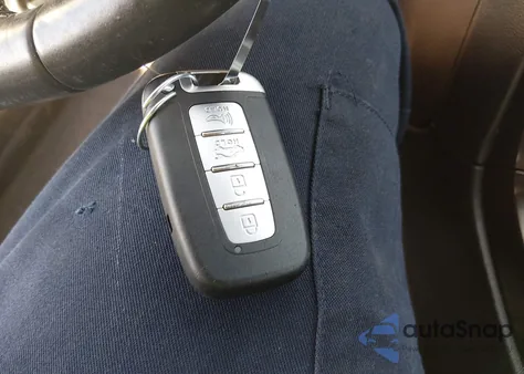 2016 Hyundai Genesis 3.8 Ultimate из США, поврежденный, VIN KMHHU6KJ2GU133809